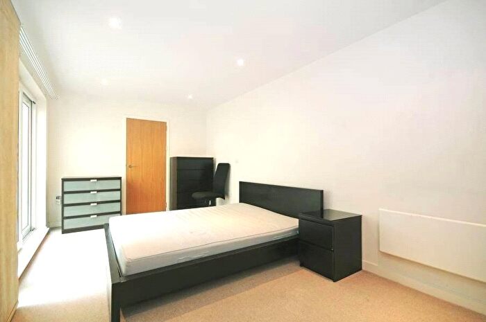 2 Bedroom Flat To Rent In Bromyard House, Bromyard Avenue, Acton, London, W3