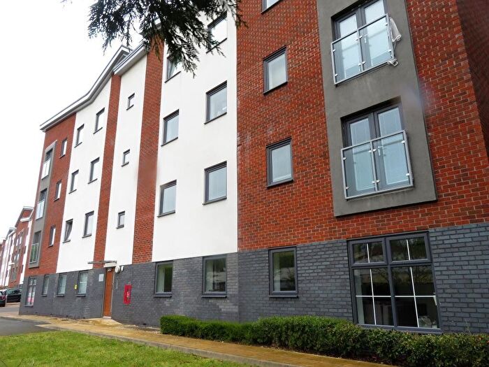 2 Bedroom Flat To Rent In Lichfield Road, Sutton Coldfield, West Midlands, B74