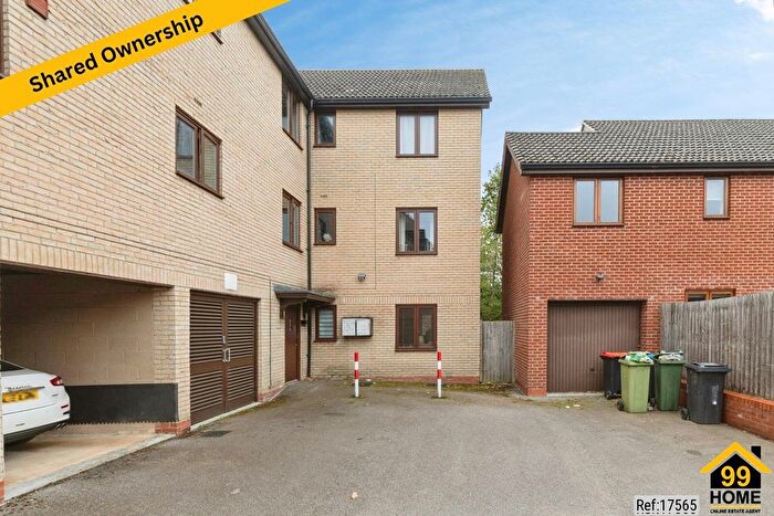 2 Bedroom Flat For Sale In Corris Court, Milton Keynes, MK10