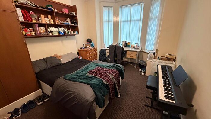 4 Bedroom End Of Terrace House To Rent In £pppw, Hall Road, Victoria Park, M14