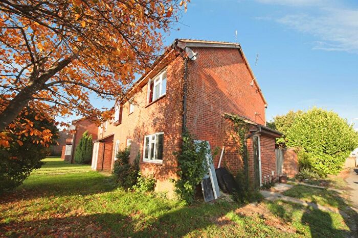 1 Bedroom End Of Terrace House For Sale In Constable Close, Houghton Regis, Dunstable, LU5