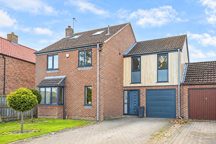 4 Bedroom Link Detached House For Sale In Back Lane, Knapton, York, YO26