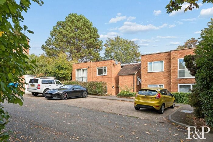 2 Bedroom Flat For Sale In Croxley Rise, Maidenhead, SL6