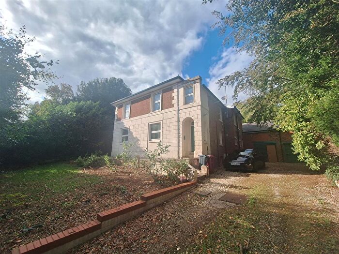 2 Bedroom Maisonette To Rent In Henley Road, Caversham, Reading, RG4