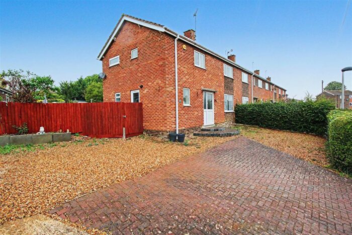 3 Bedroom Semi-Detached House For Sale In Drayton Close, Islip, NN14