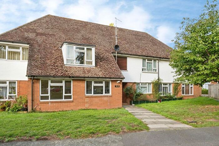 2 Bedroom Flat For Sale In Levett Road, Leatherhead, KT22
