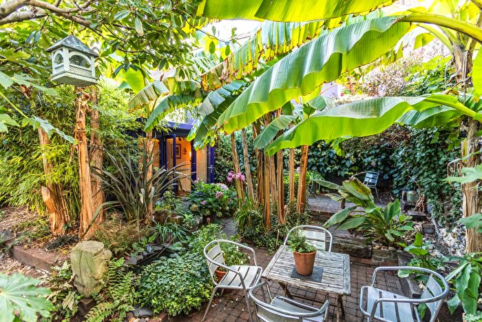 3 Bedroom Cottage For Sale In Trafalgar Terrace, Brighton, BN1