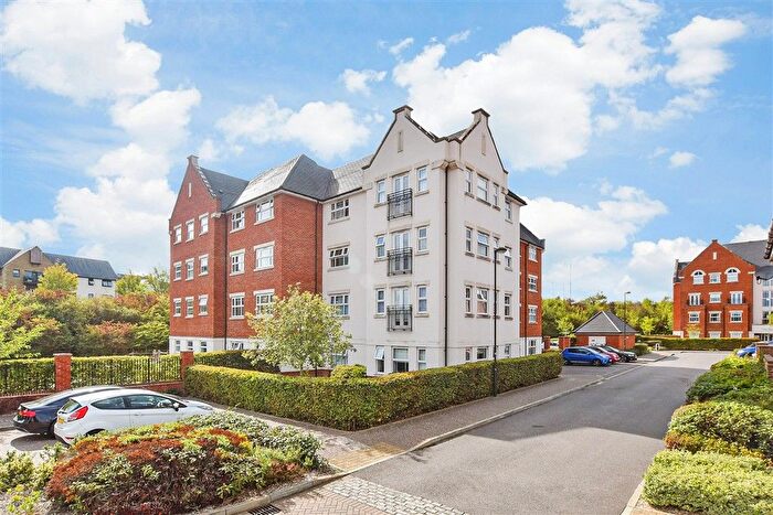 2 Bedroom Flat For Sale In Arundale Walk, Horsham, West Sussex, RH12