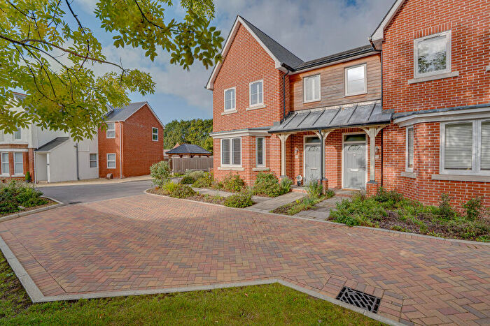 3 Bedroom Semi-Detached House For Sale In Acorn Grove, Sarisbury Green, Southampton, Hampshire, SO31