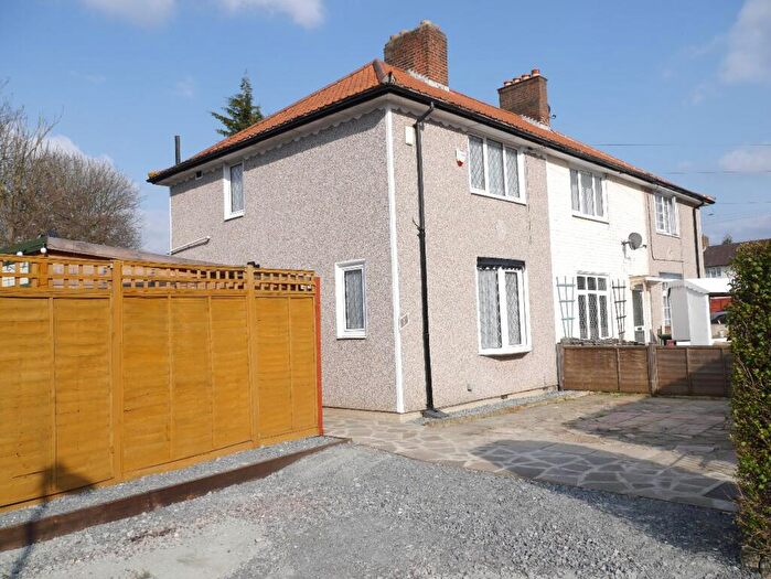 2 Bedroom End Of Terrace House To Rent In Bromley, BR1