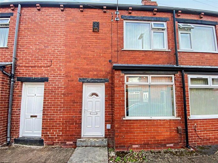 2 Bedroom Terraced House For Sale In Henley Terrace, Leeds, West Yorkshire, LS13