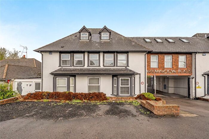 2 Bedroom Flat For Sale In Wilmington Place, - Hawley Road, DA1
