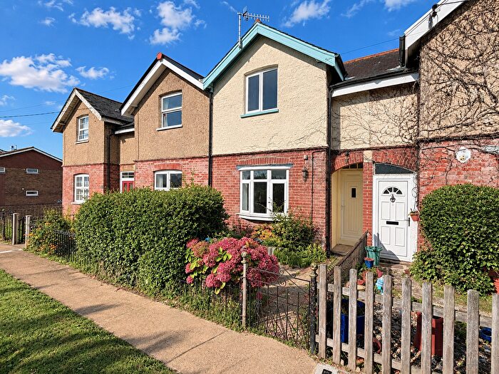 2 Bedroom Terraced House To Rent In Monks Lane, Freshwater, PO40
