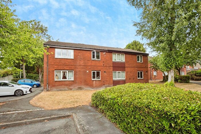 3 Bedroom Flat To Rent In Rowena Court, Loughborough, LE12