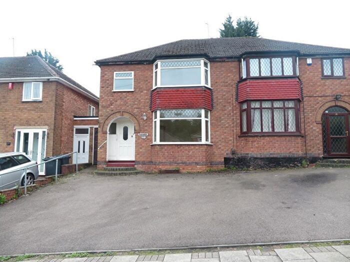 3 Bedroom Semi-Detached House To Rent In The Croftway, Birmingham, West Midlands, B20