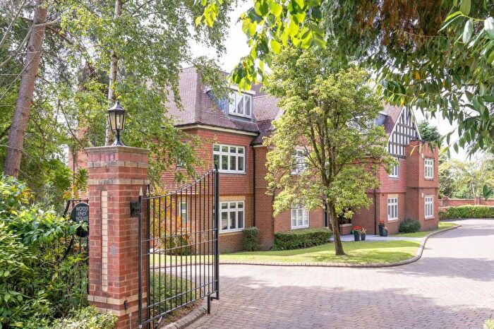 2 Bedroom Apartment For Sale In Wood End Drive, Barnt Green, B45