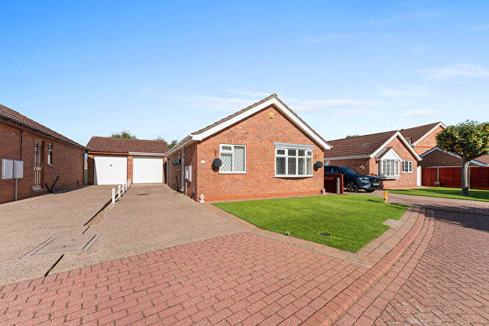 2 Bedroom Detached Bungalow For Sale In Cardinal Court, Waltham, DN37