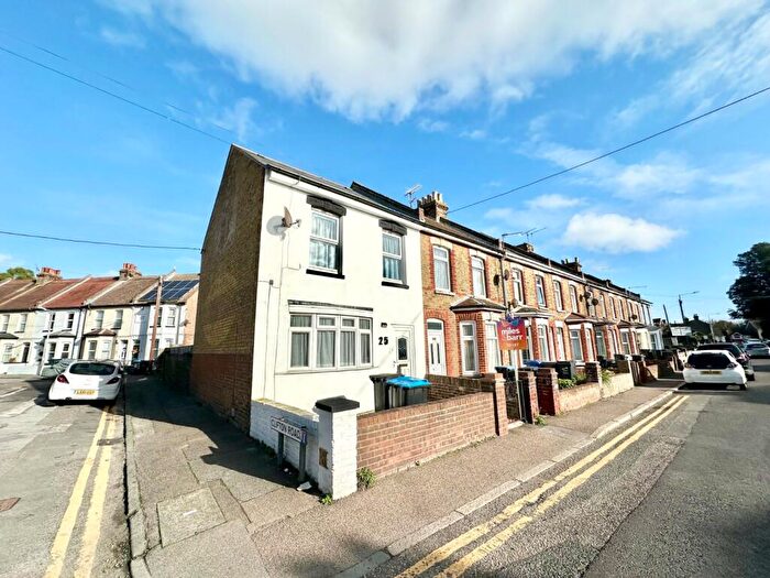 3 Bedroom End Of Terrace House To Rent In Manston Road, Ramsgate, Kent, CT11
