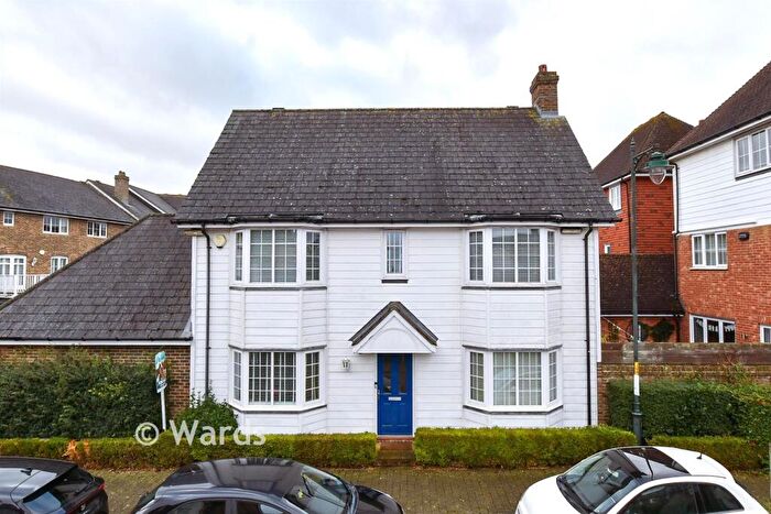 4 Bedroom Detached House For Sale In Queen Street, Kings Hill, West Malling, Kent, ME19