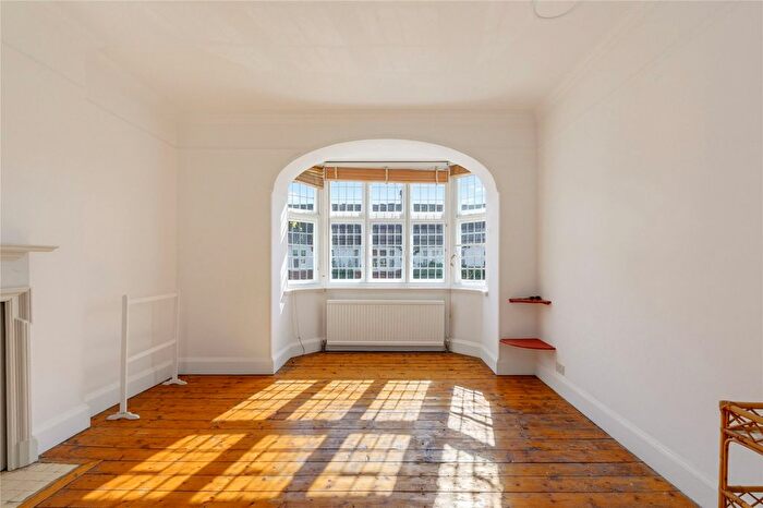 5 Bedroom Detached House To Rent In Loxley Road, London, SW18
