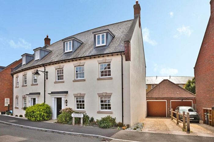 4 Bedroom Semi-Detached House For Sale In Newcross Crescent, Yeovil, BA21