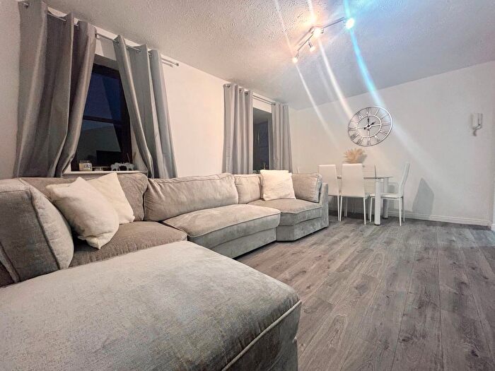 1 Bedroom Flat To Rent In Middleham Court, Dartford, DA2