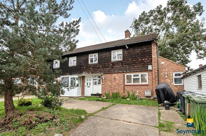 6 Bedroom Semi-Detached House For Sale In Guildford, Surrey, GU2