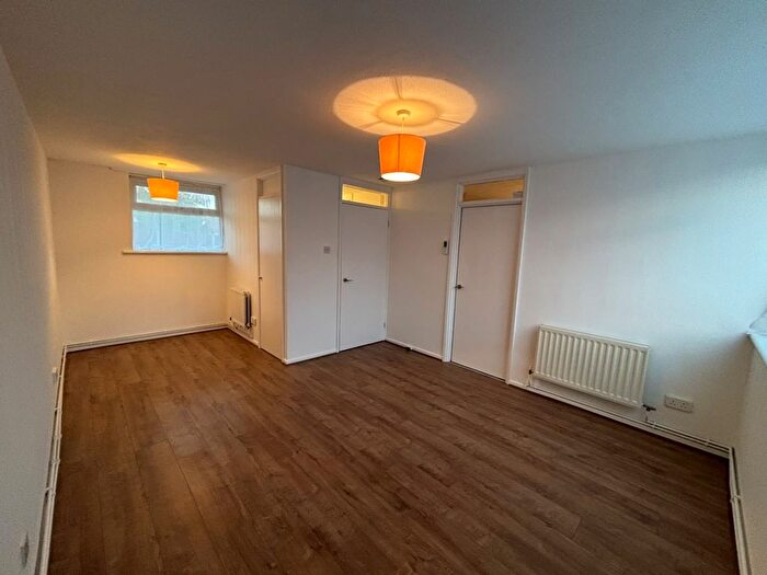 1 Bedroom Flat To Rent In Barnet Court, Melbourne Avenue, Ramsgate, CT12