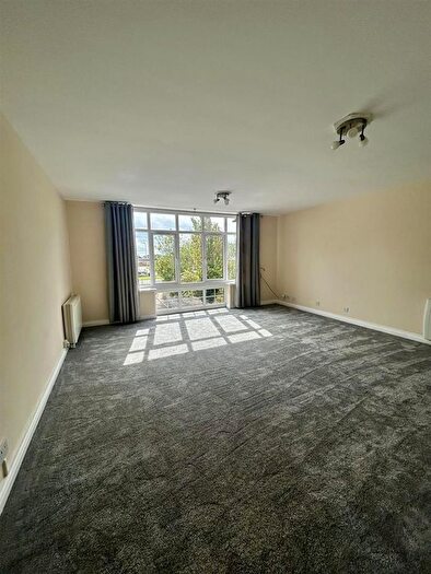 1 Bedroom Flat To Rent In Greenlands Avenue, New Waltham, DN36