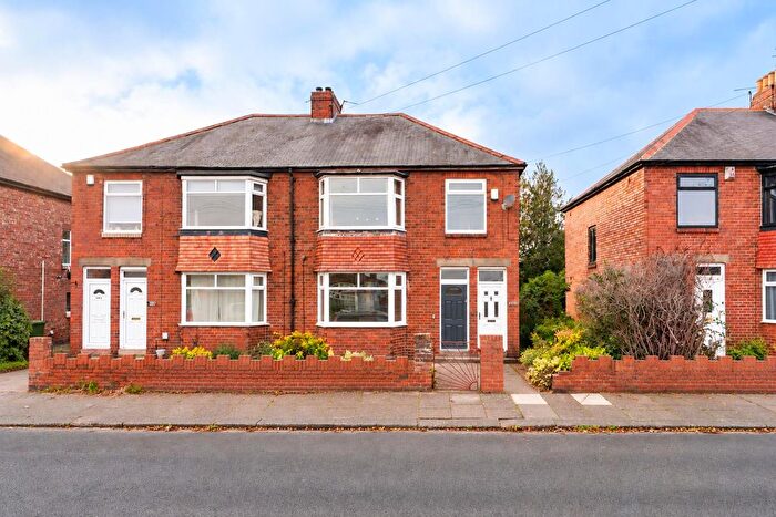 2 Bedroom Flat For Sale In Addycombe Terrace, Heaton, Newcastle Upon Tyne, NE6