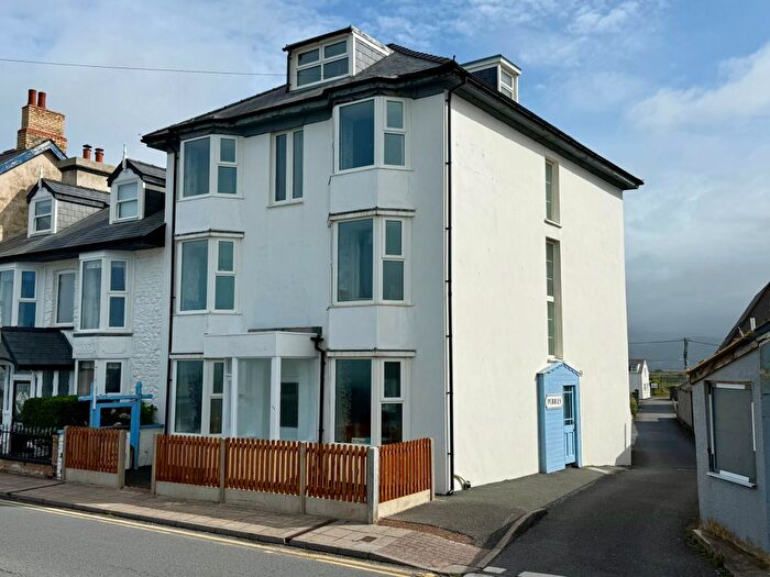 7 Bedroom End Of Terrace House For Sale In Borth, SY24
