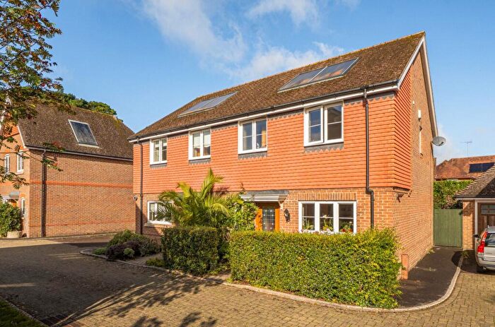 3 Bedroom Semi-Detached House For Sale In Meadow Close, Lavant, PO18