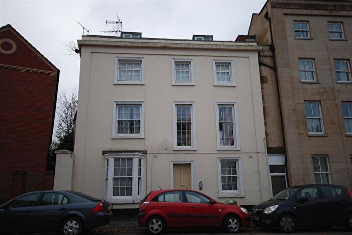 4 Bedroom Flat To Rent In Radford Road, Leamington Spa, CV31