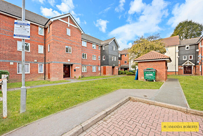 1 Bedroom Flat For Sale In Mandeville Court, London, E4