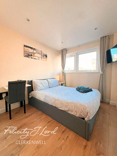 2 Bedroom Apartment To Rent In Seward Street, London, EC1V