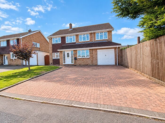 4 Bedroom Detached House For Sale In Lowther Road, Dunstable, LU6