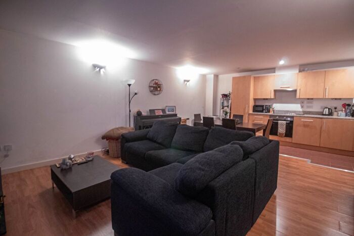 2 Bedroom Flat To Rent In Queens Road, Nottingham, NG2
