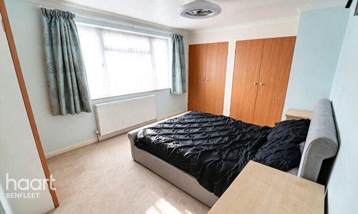 3 Bedroom Semi-Detached House For Sale In Mandeville Way, Benfleet, SS7