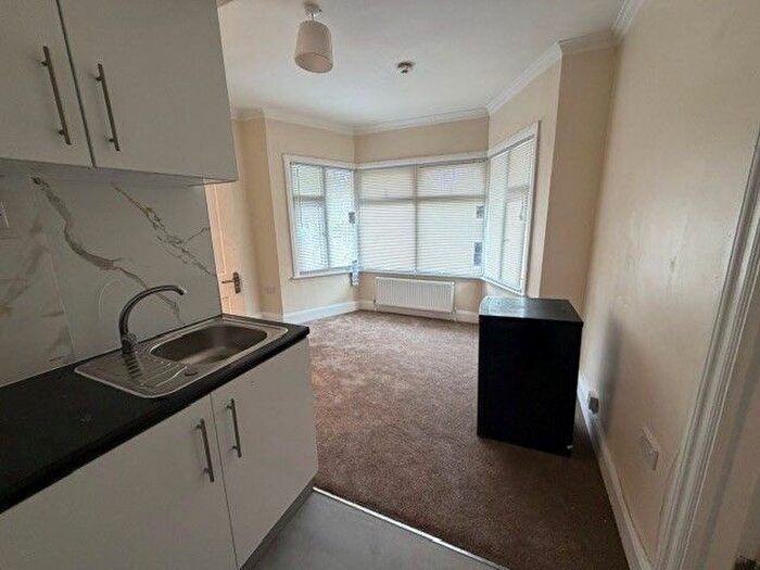 1 Bedroom Flat To Rent In Brantwood Road, Luton, LU1