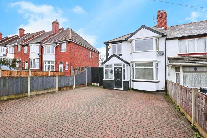 3 Bedroom End Of Terrace House For Sale In Uplands Avenue, Rowley Regis, B65