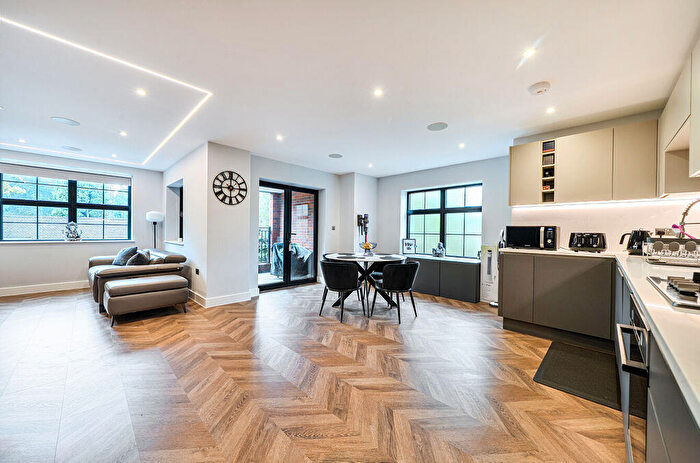 2 Bedroom Flat For Sale In Church Road, Kenley County:, CR8