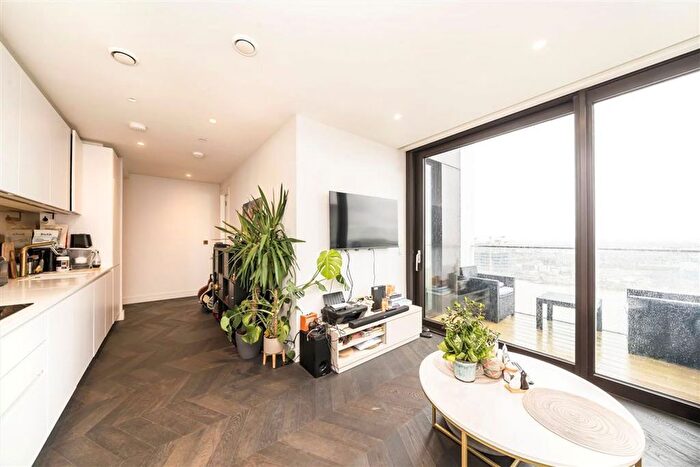 2 Bedroom Flat For Sale In Tidemill Square, Greenwich, SE10
