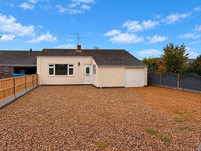 3 Bedroom Semi-Detached Bungalow For Sale In Middlegate, Bassingham, LN5