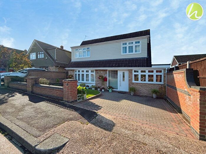 4 Bedroom Detached House For Sale In Golding Crescent, Stanford-Le-Hope, SS17