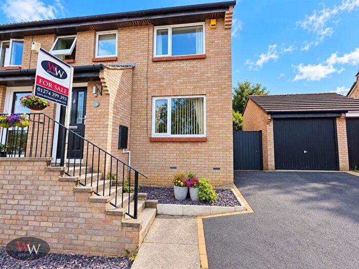 3 Bedroom Semi-Detached House For Sale In Bartle Gill Drive, Baildon, BD17