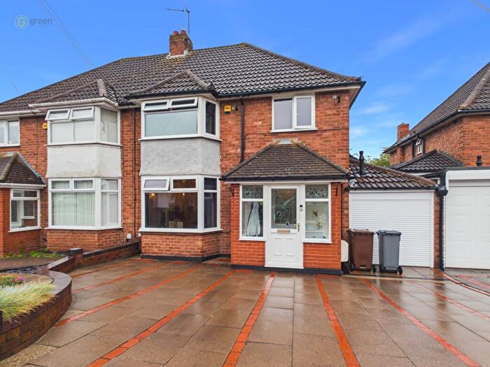 3 Bedroom Semi-Detached House For Sale In Blandford Avenue, Castle Bromwich, B36
