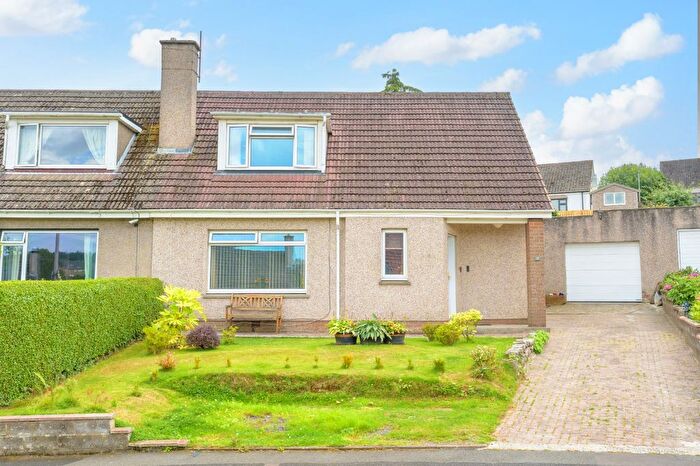 3 Bedroom Semi-Detached House For Sale In Thimblehall Drive, Dunfermline, KY12