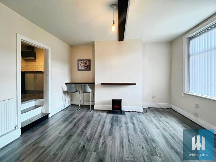1 Bedroom Apartment For Sale In Royds Avenue, Linthwaite, Huddersfield, Kirklees, HD7