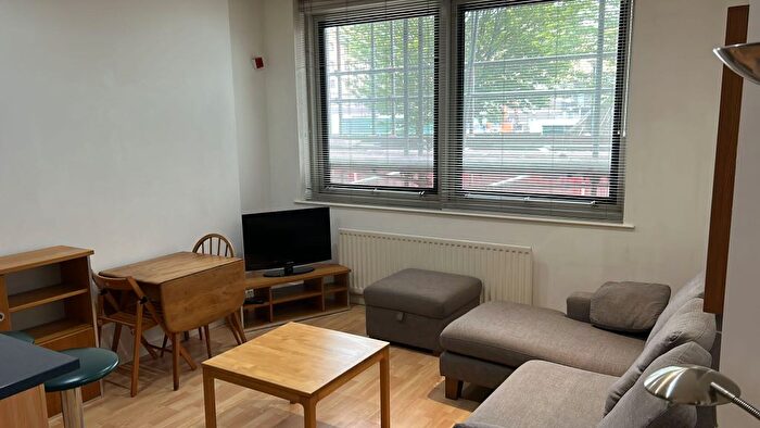 1 Bedroom Flat To Rent In Princess Street, Manchester, M1