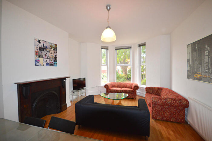 6 Bedroom Apartment To Rent In £pppw - Grosvenor Villas, Jesmond, Newcastle Upon Tyne, NE2
